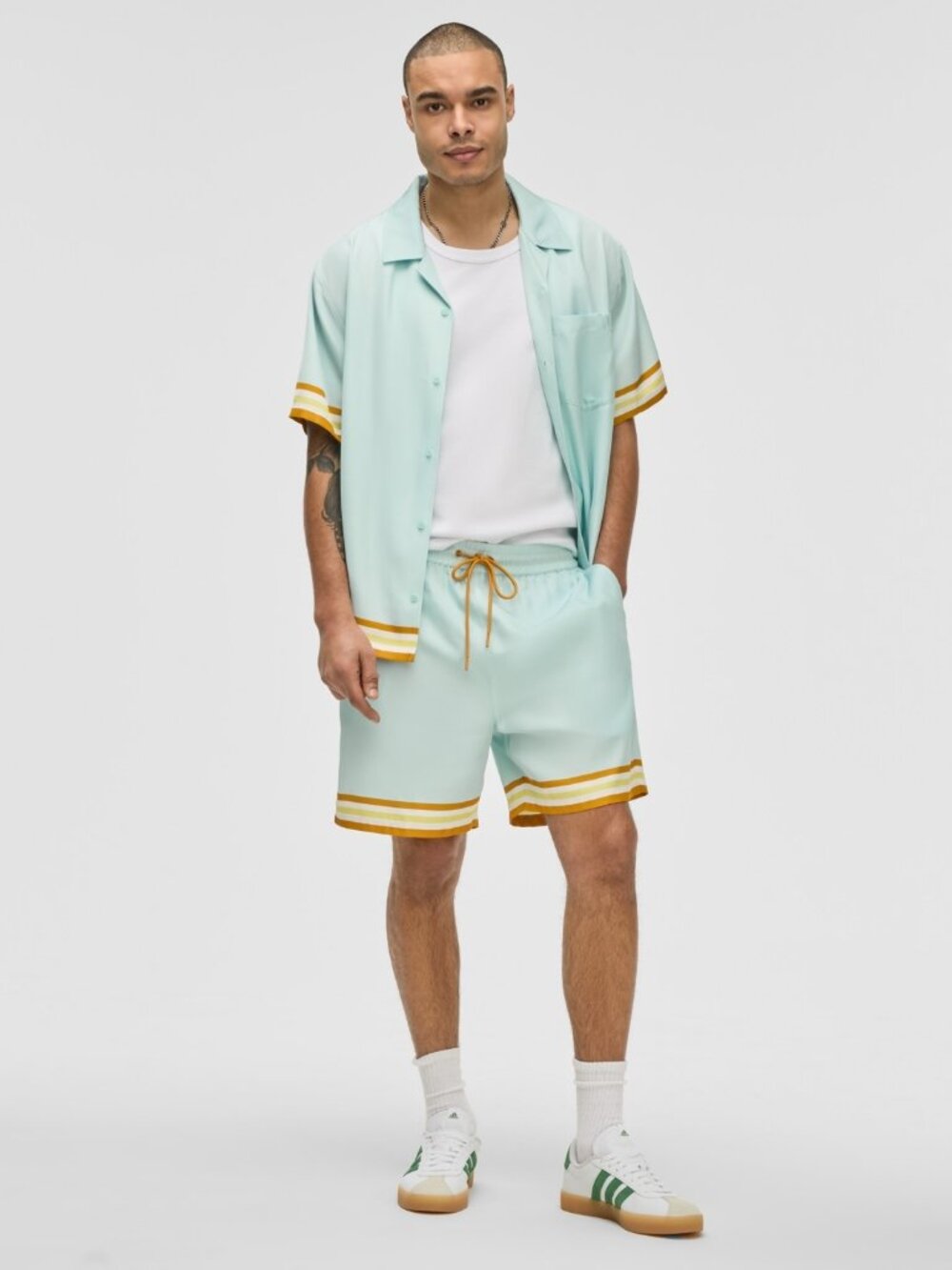 Mode of One Men's Twill Striped-Trim Pull-on Shorts, Exclusively at Macy's  NWT
